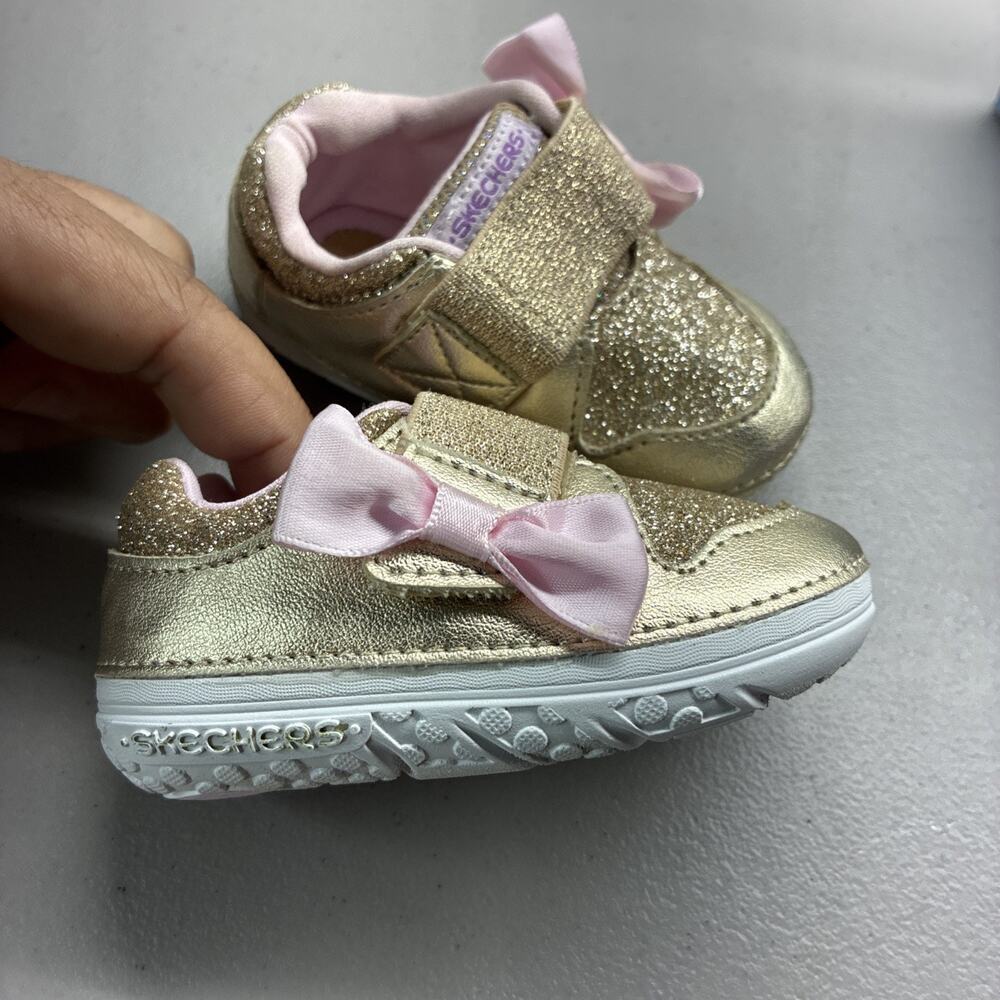 Skechers Infant girl Shoes Size 3